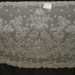 MANTILLA FORMA MEDIA LUNA GRANDE